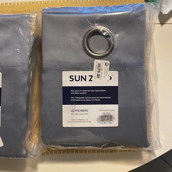 Sun zero 2 gray panels, each panel 52 x 63” - Picture 2 of 4